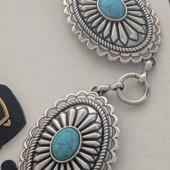 ARIAT Concho Southwestern Style Silver Tone Faux Turquoise Belt